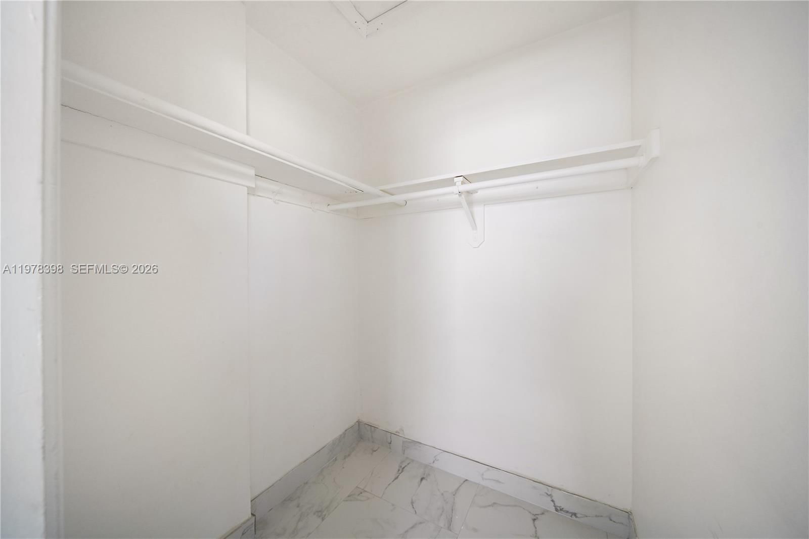 2709 NW 54th St - 10