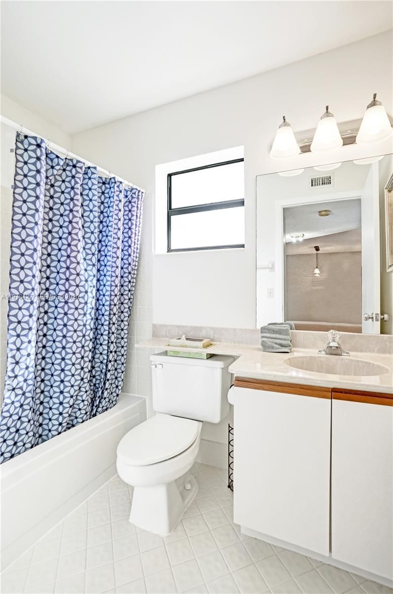 2541 N Carambola Cir N, Unit 1832 - 23