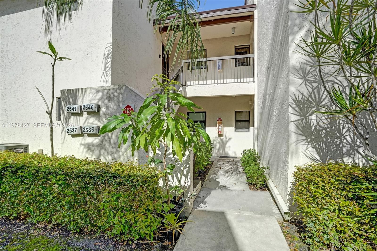 2541 N Carambola Cir N, Unit 1832 - 35