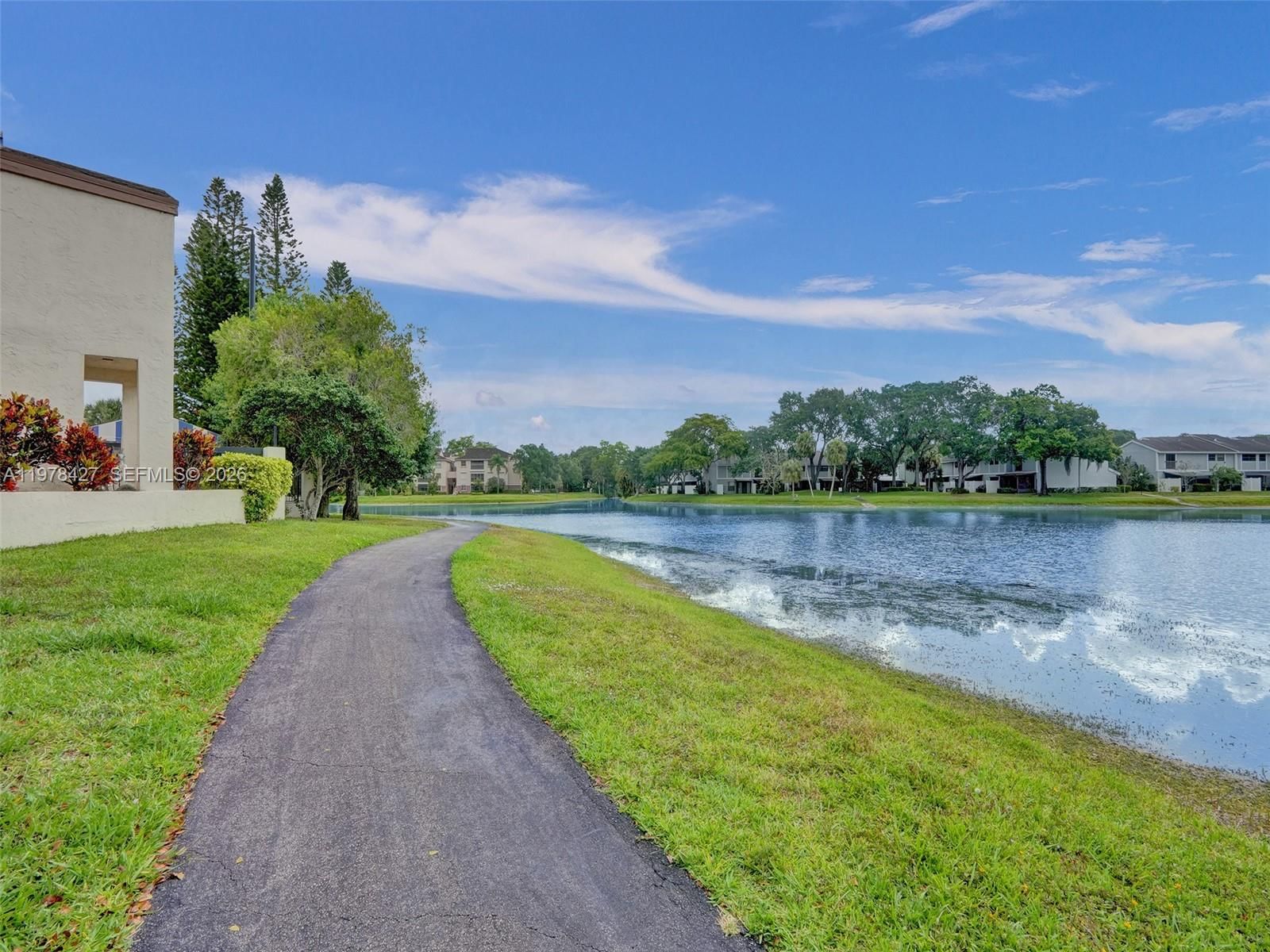 2541 N Carambola Cir N, Unit 1832 - 45