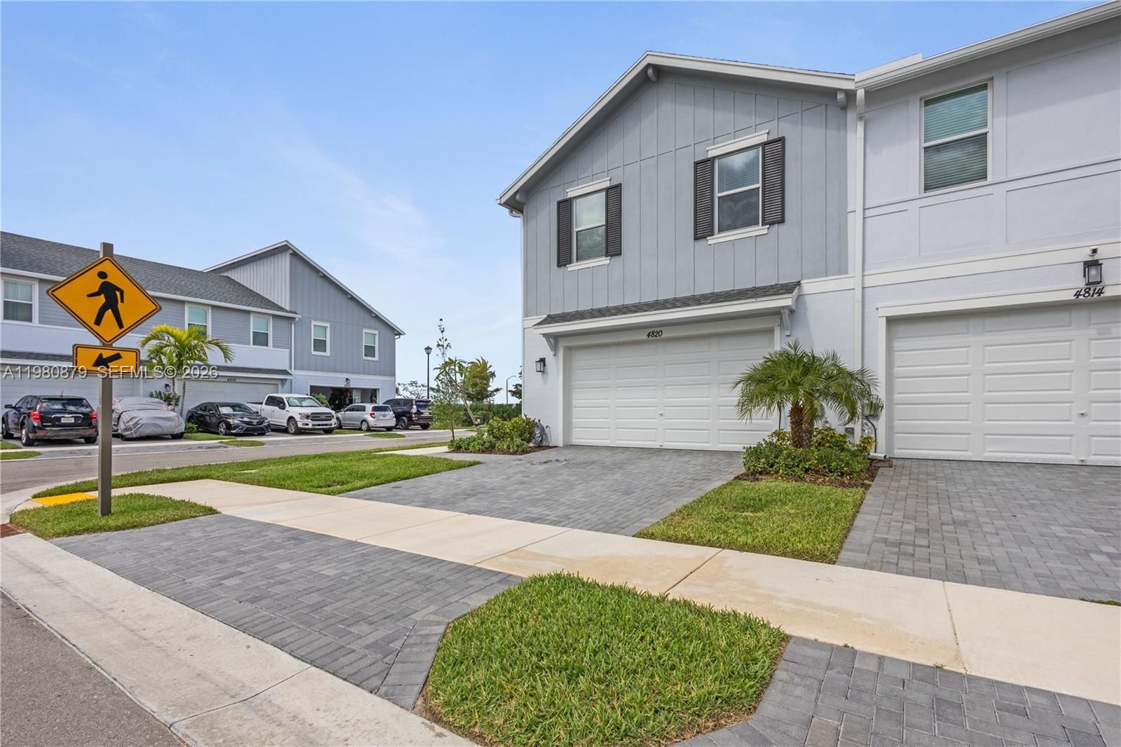 4820 N LONGWOOD LAKE SQ - 1