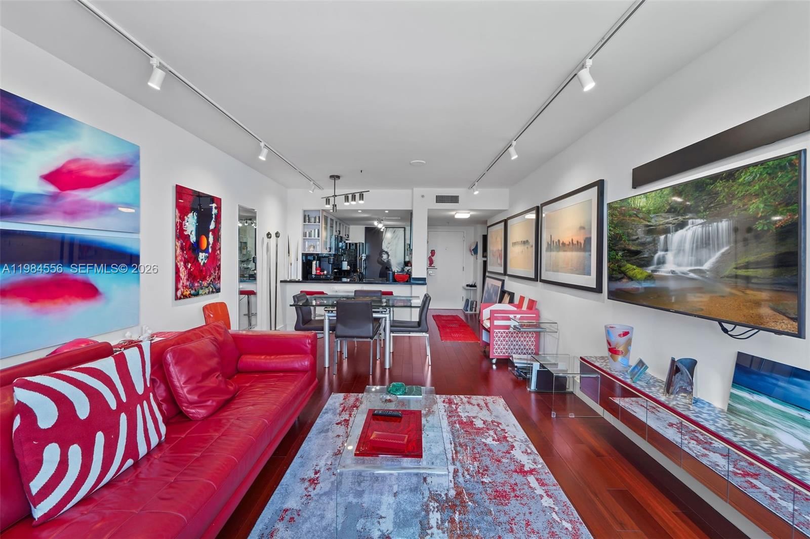 650 W AVE, Unit 307 - 1