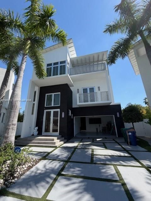 8210 NW 33RD TER - 1