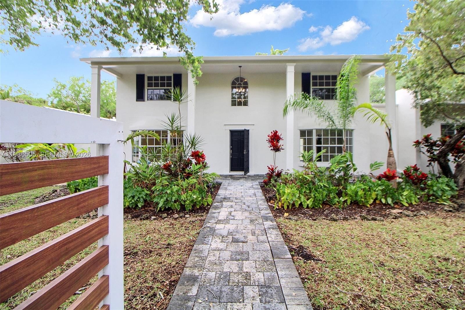 6900 SW 104th St - 1