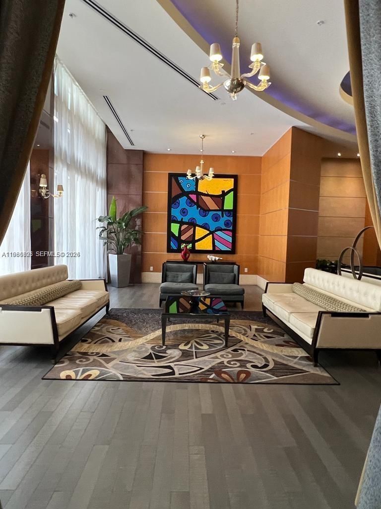 253 NE 2ND ST, Unit 3806 - 1