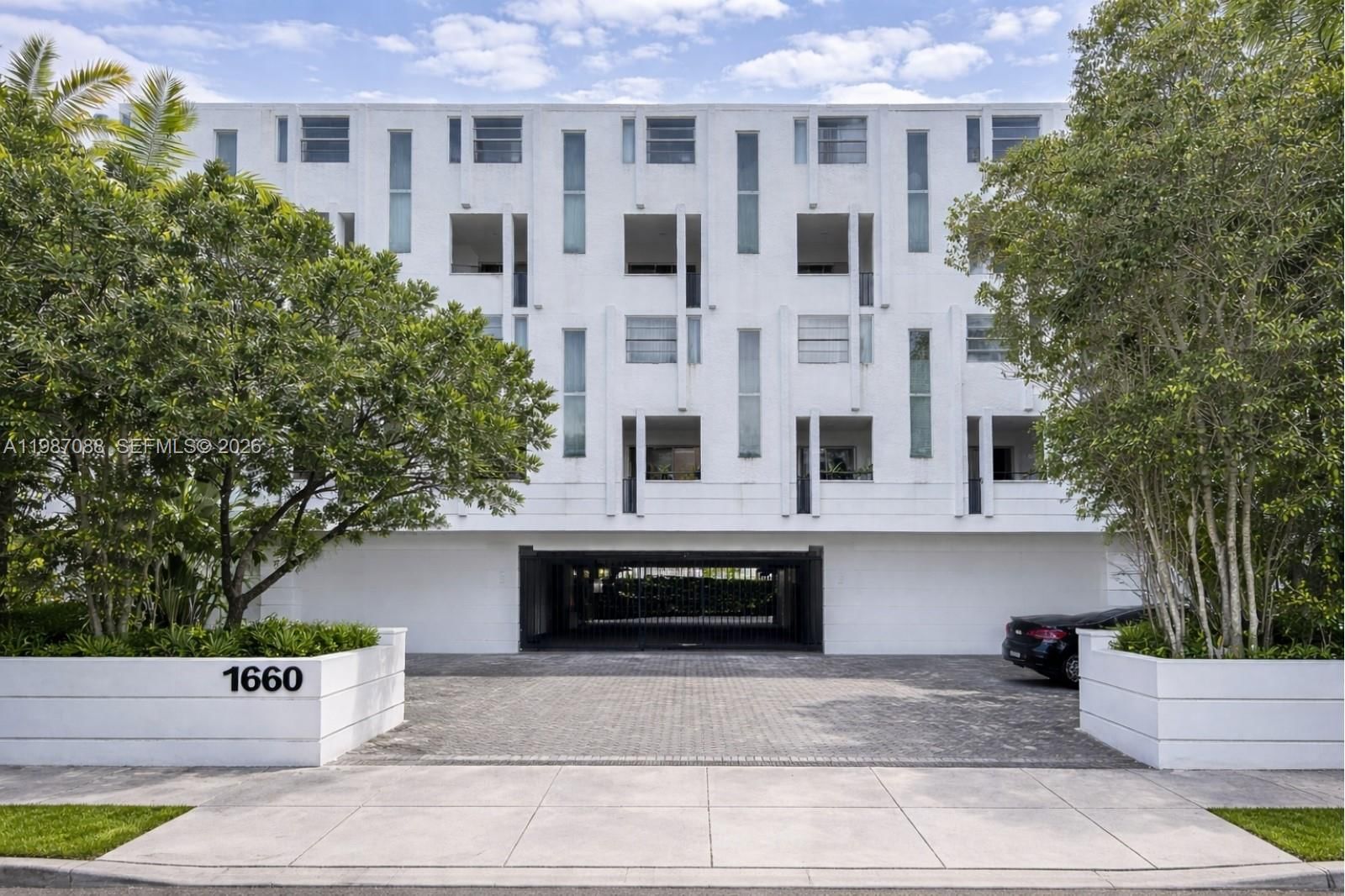 1660 NE 135TH ST, Unit 6 - 1