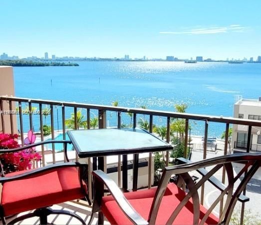 1800 NE 114TH ST, Unit 705 - 1