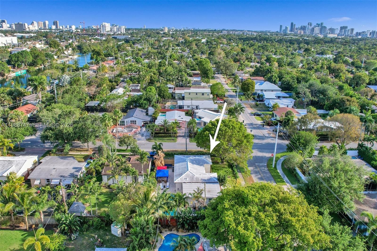 1800 N VICTORIA PARK RD - 1