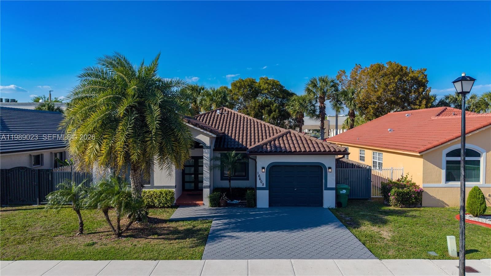 16605 SW 90th St - 1