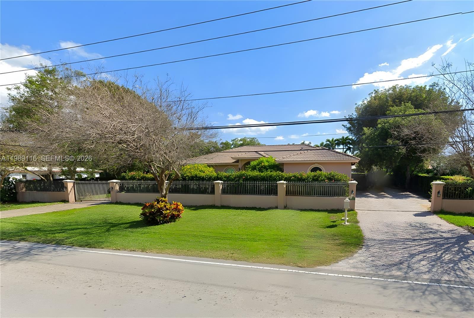 10621 SW 77th Ave - 1