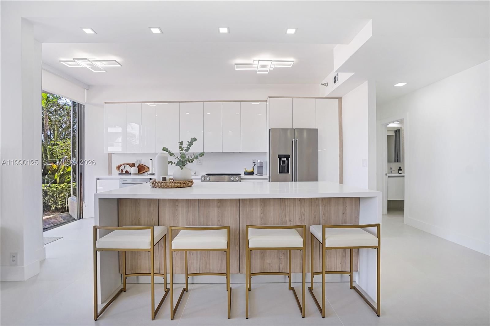 19101 Mystic Pointe Dr, Unit 111 - 1