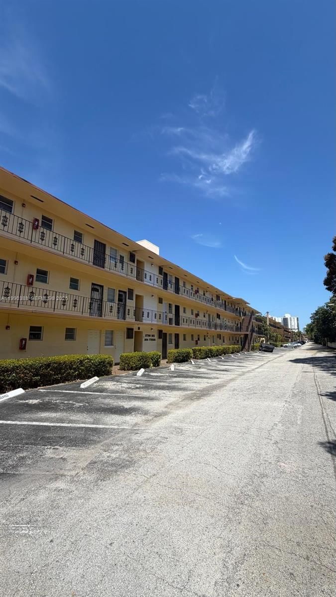 2790 NE 201ST TER, Unit H217 - 1