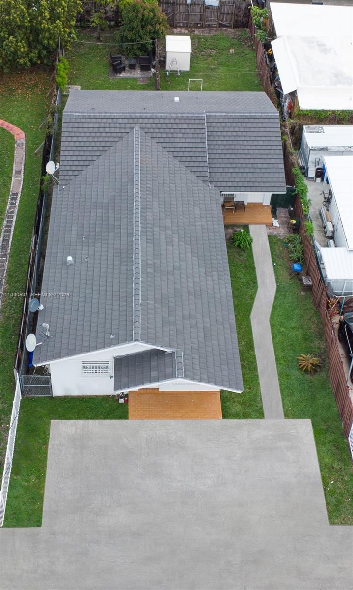 119/121 NW 17TH PL - 1