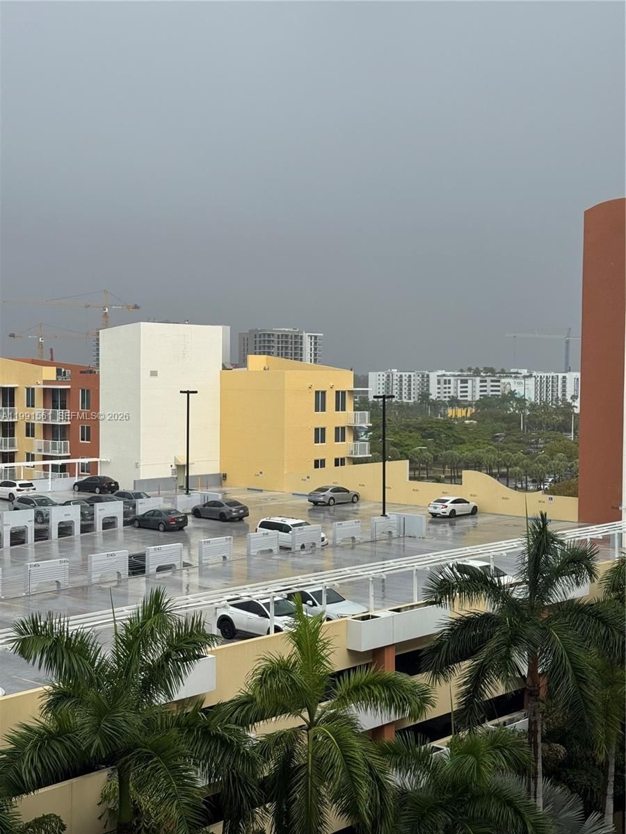 18800 NE 29TH AVE, Unit 822 - 1