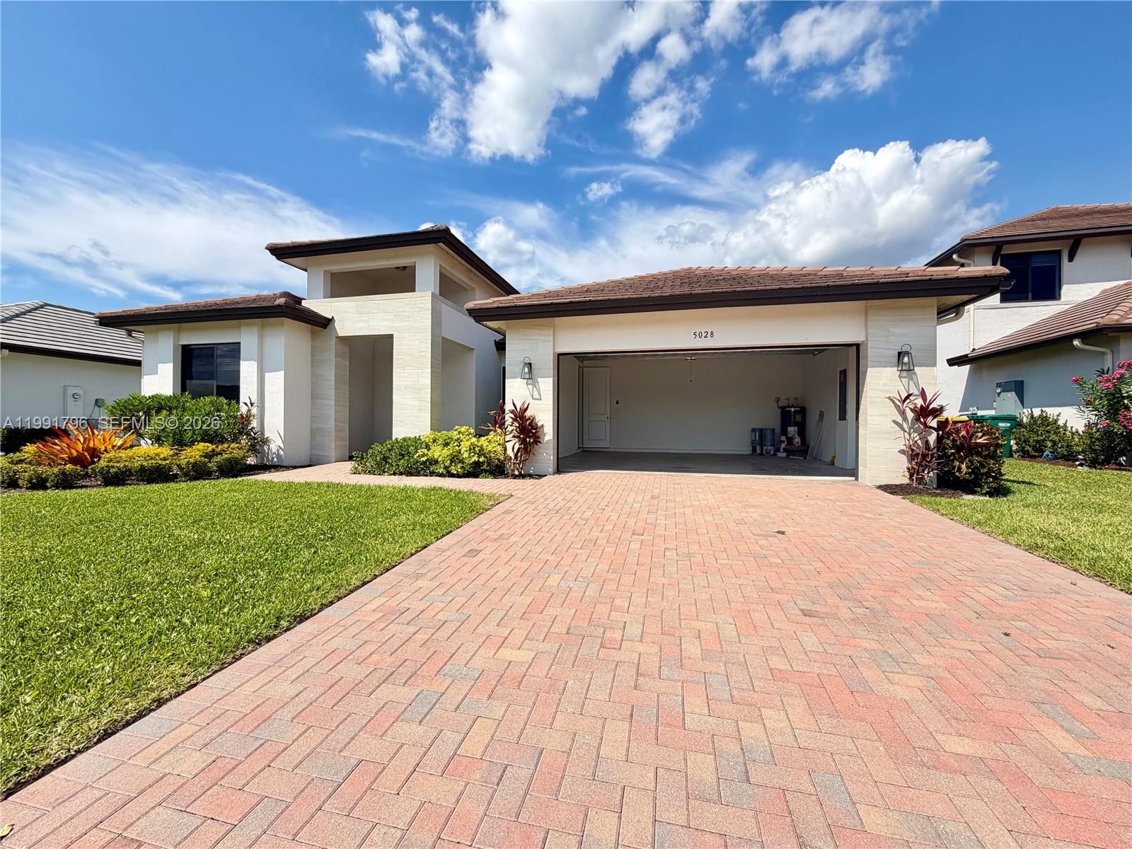 5028 GAMBERO WAY - 1