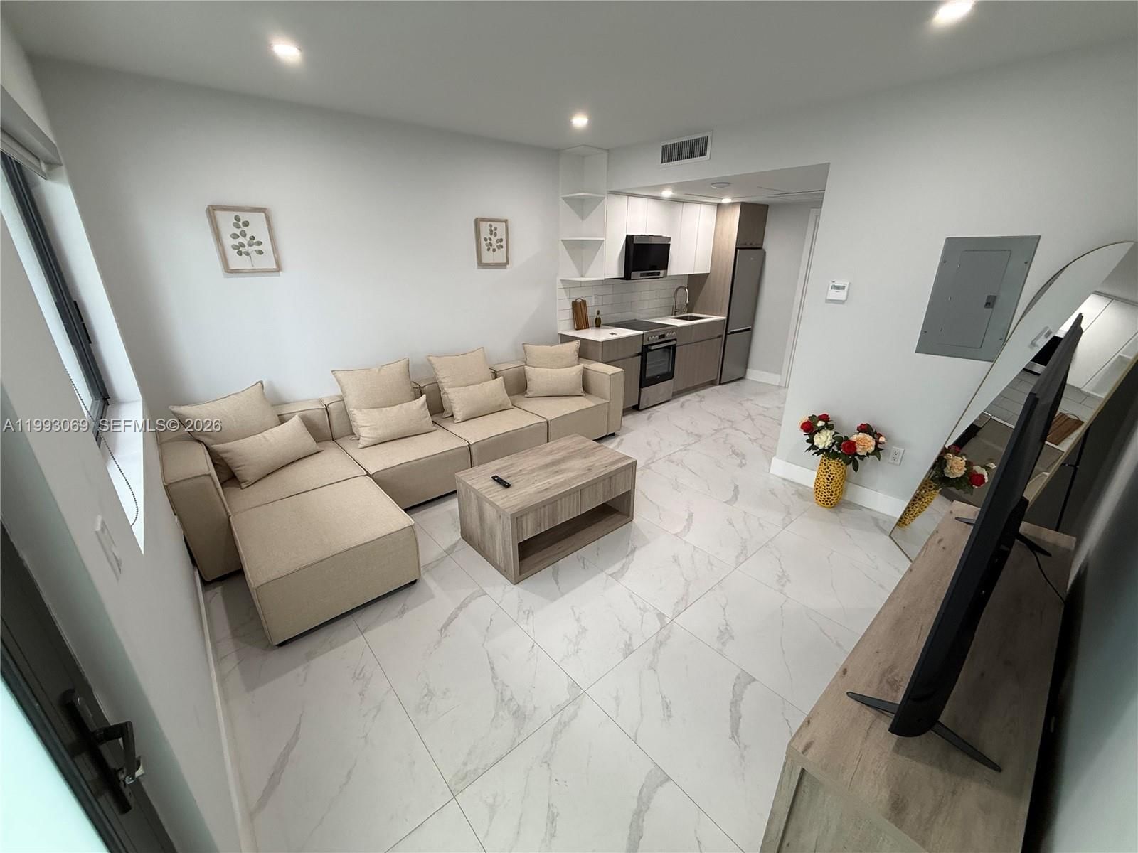 944 JEFFERSON AVE, Unit 13 - 1