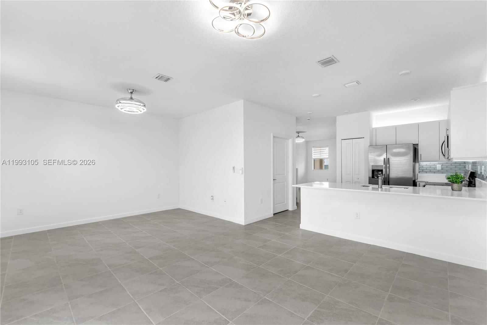 2425 SE 28TH DR, Unit 2425 - 1