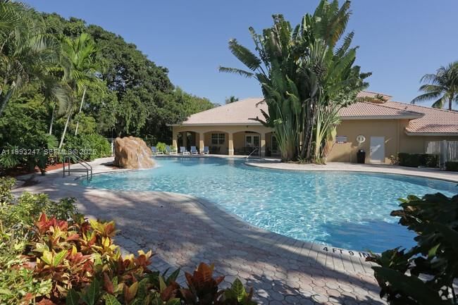 5520 NW 61st St, Unit 201 - 1