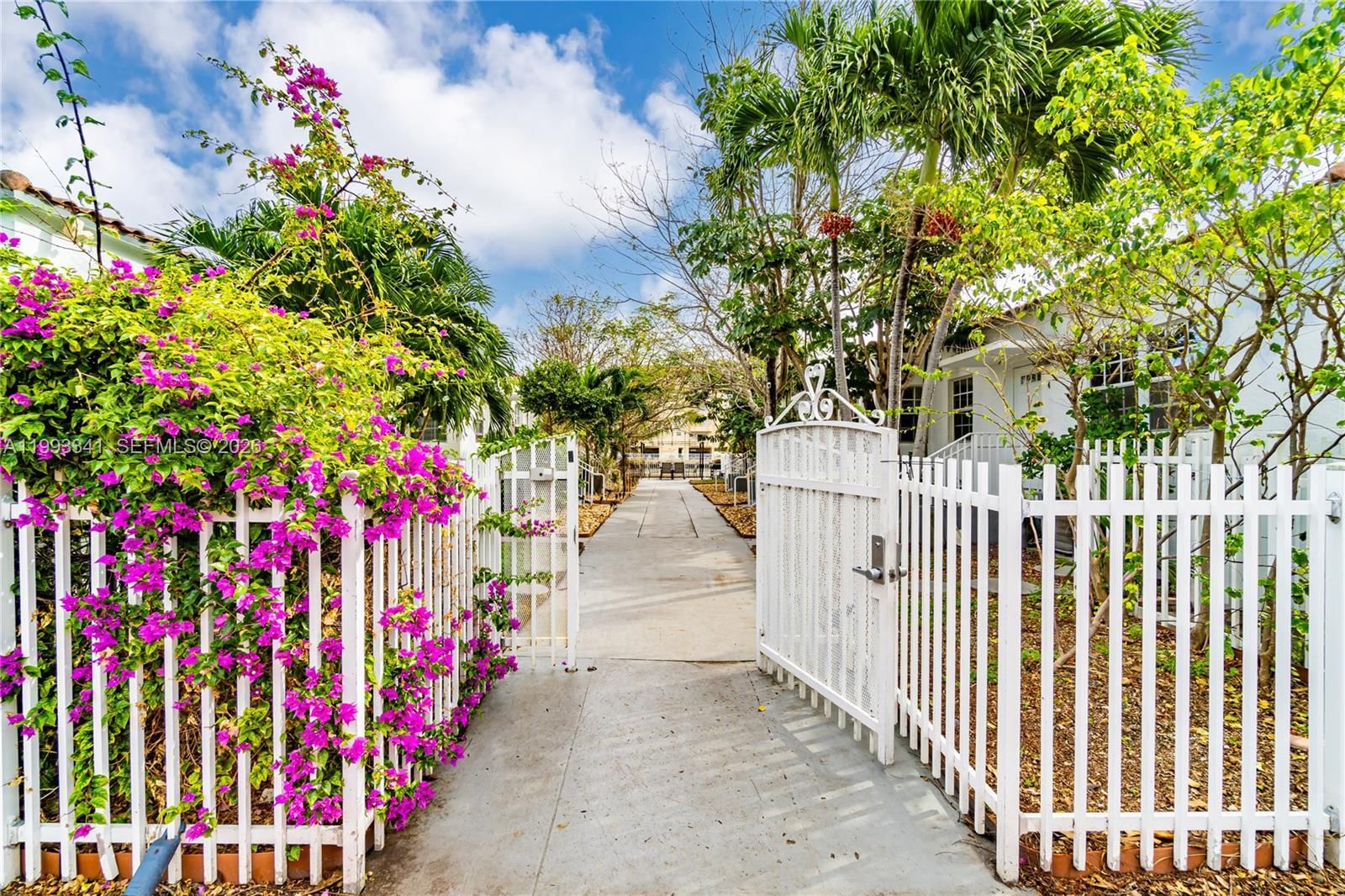 8335 CRESPI BLVD, Unit 4 - 1