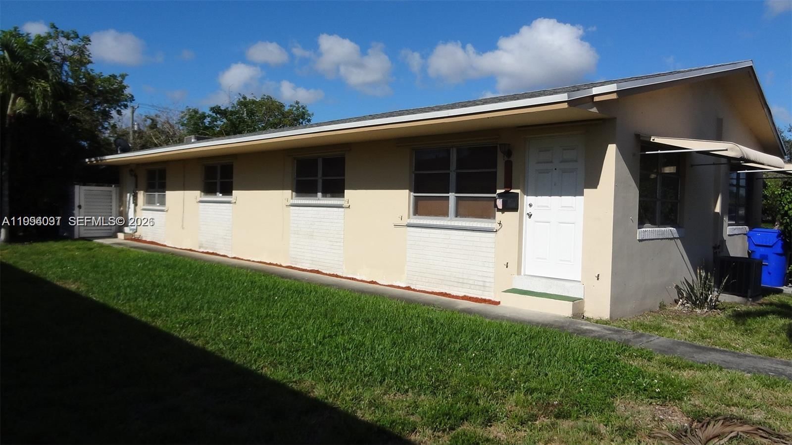 2212 JOHNSON ST, Unit 2212 - 1