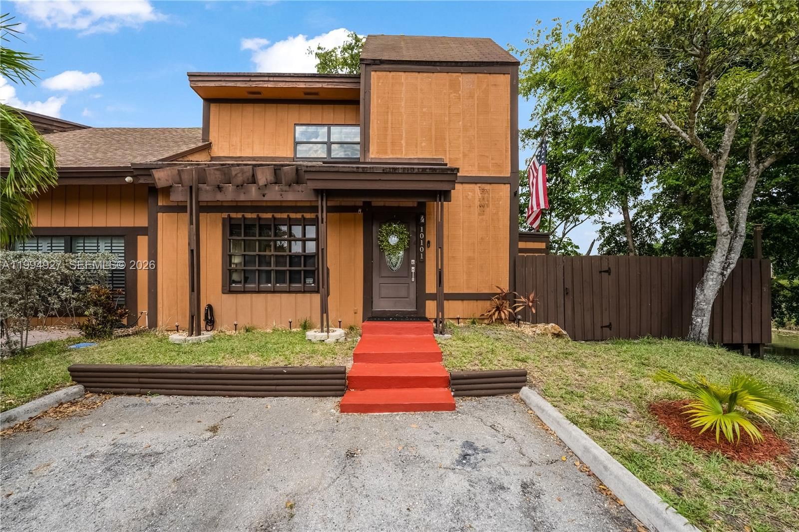 10101 WOODBURY CT - 1