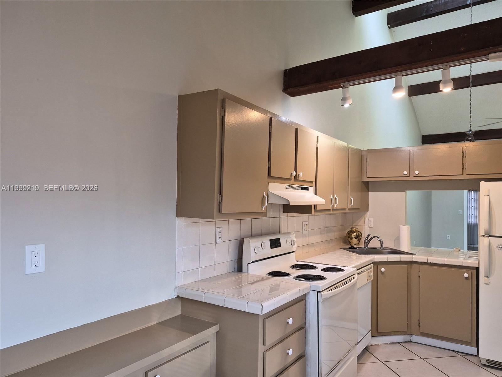 1752 NW 74TH AVE, Unit 18 - 1