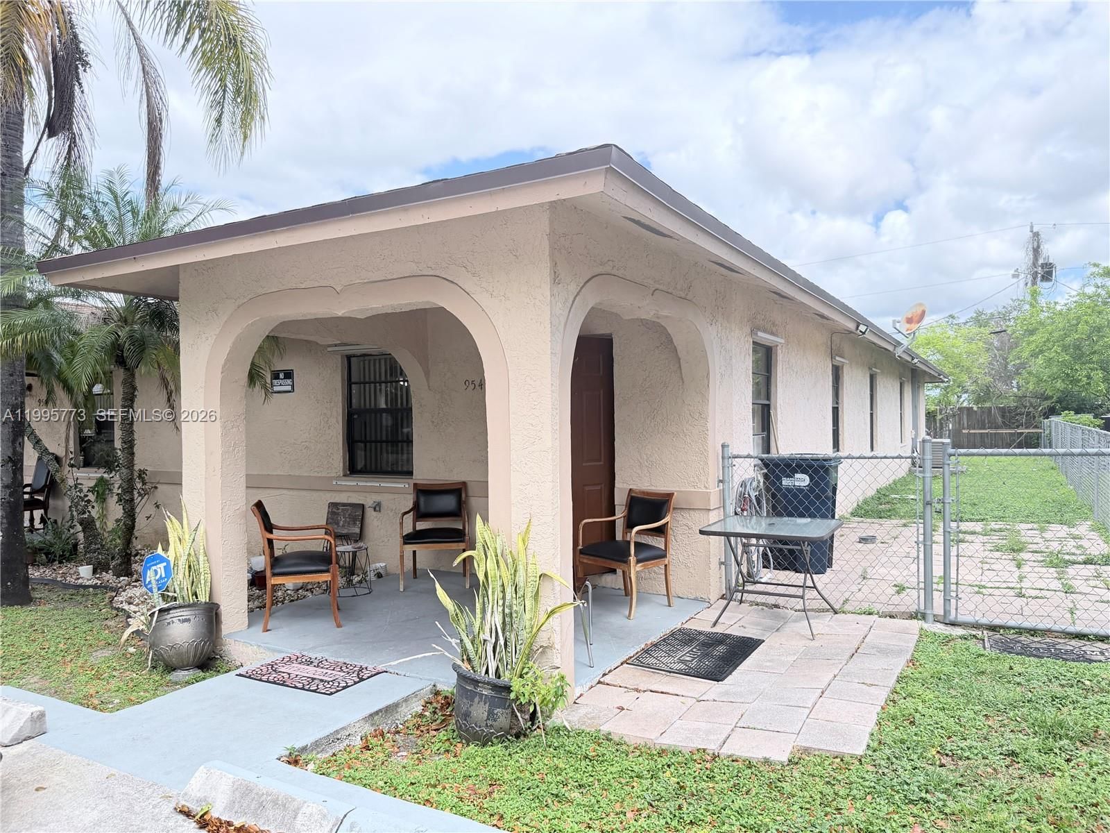 954 NW 14TH ST - 1