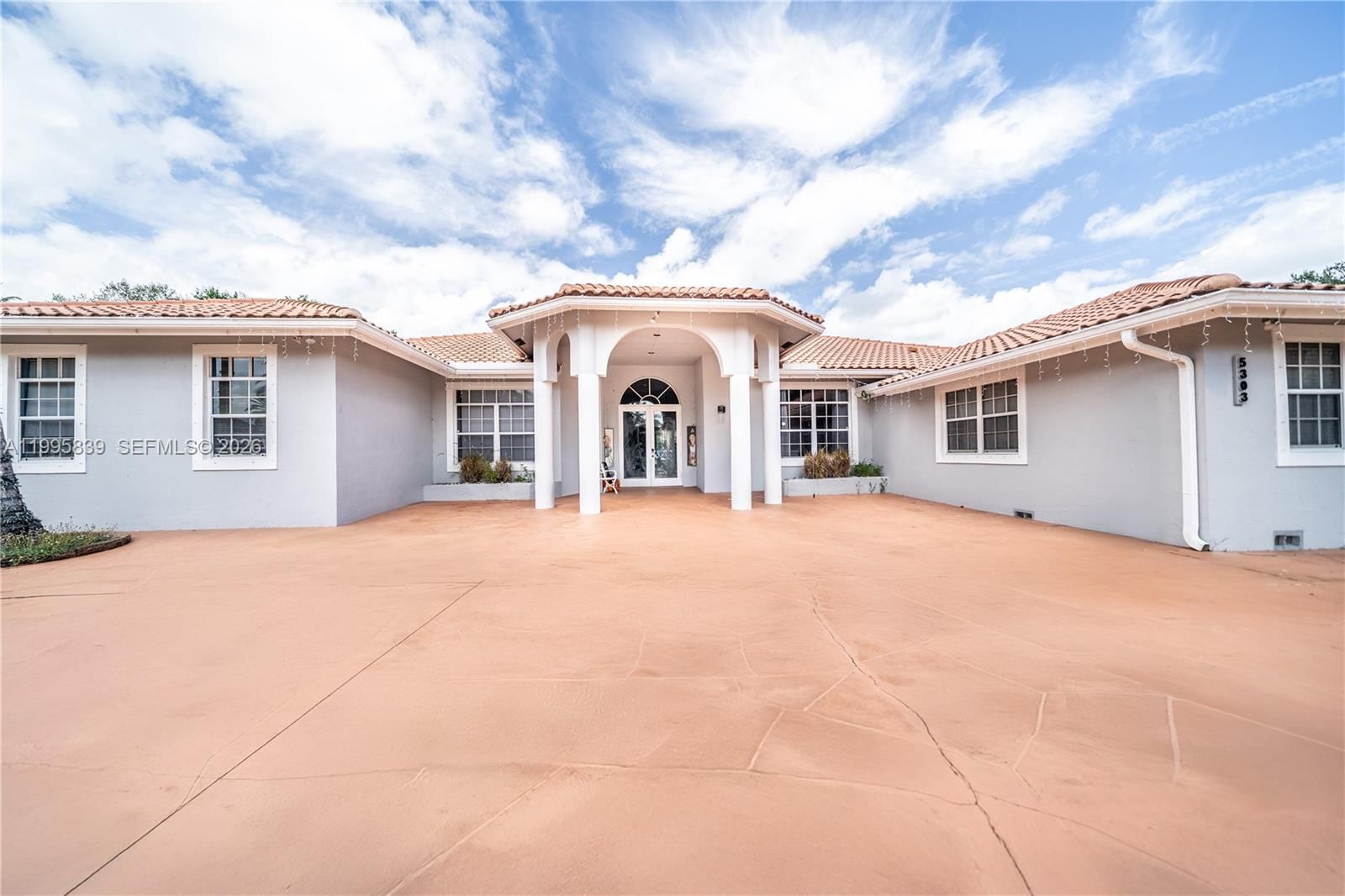 5303 SW 111TH TER - 1