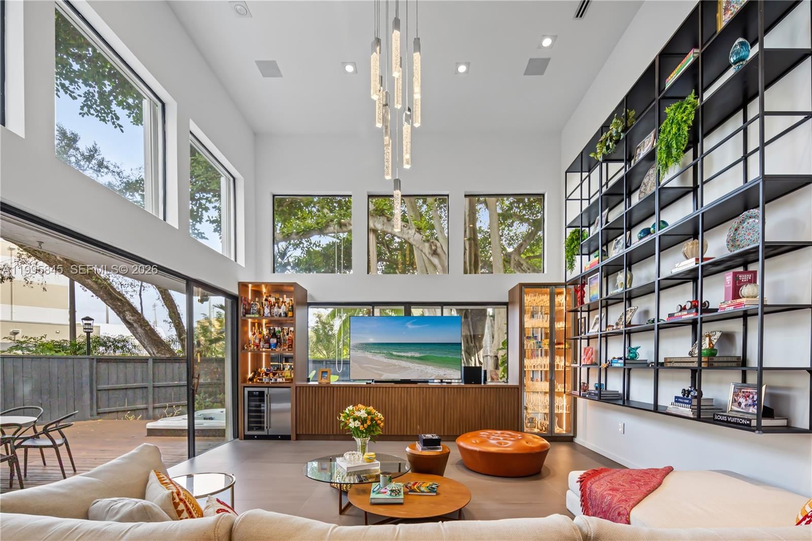 4002 KUMQUAT AVE - 1