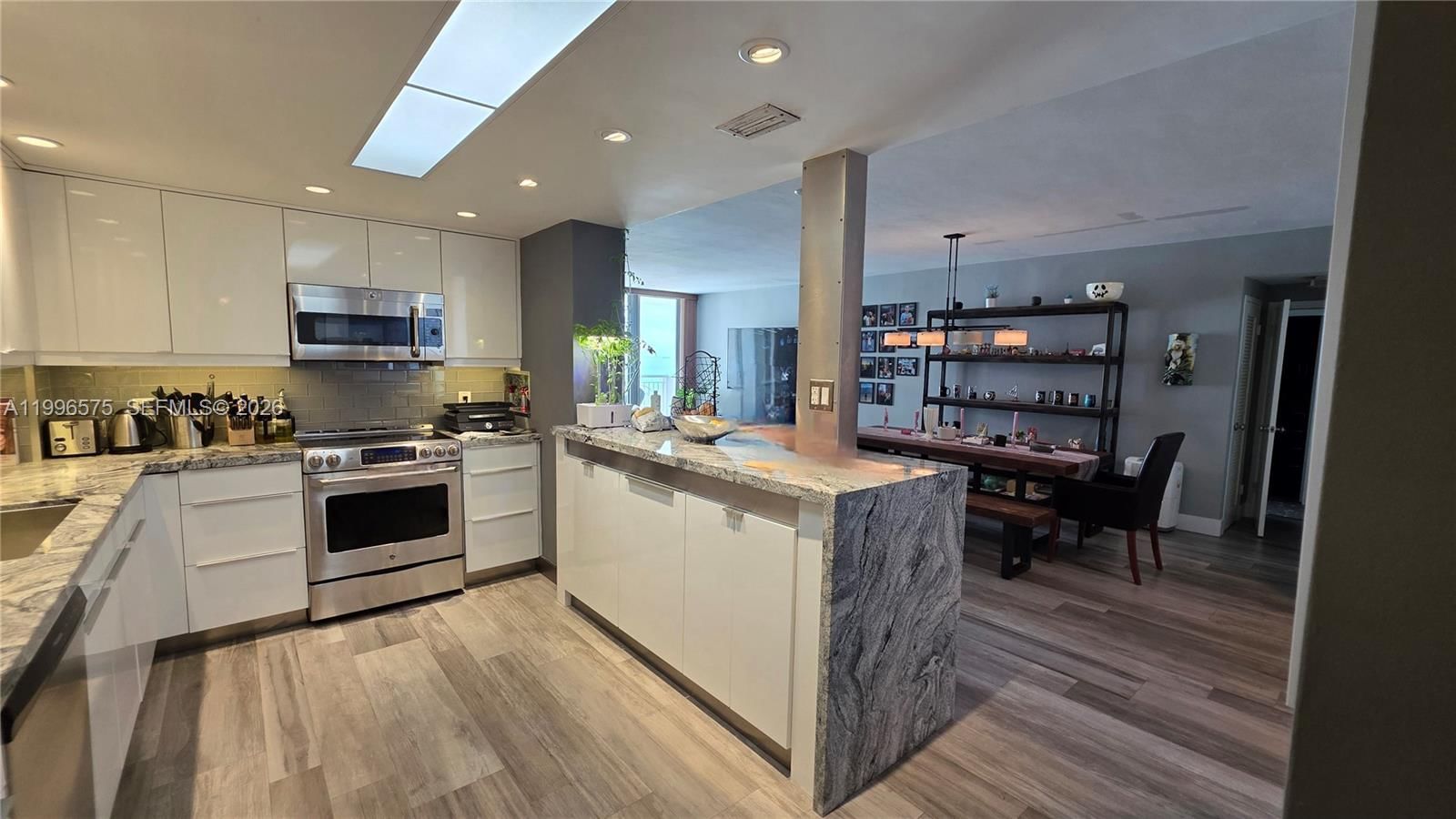 5825 COLLINS AVE, Unit 8J - 1