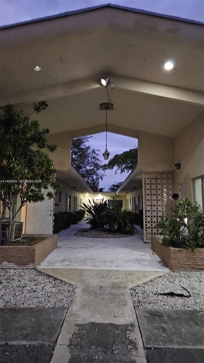 1260 NE 139TH ST, Unit 8 - 1