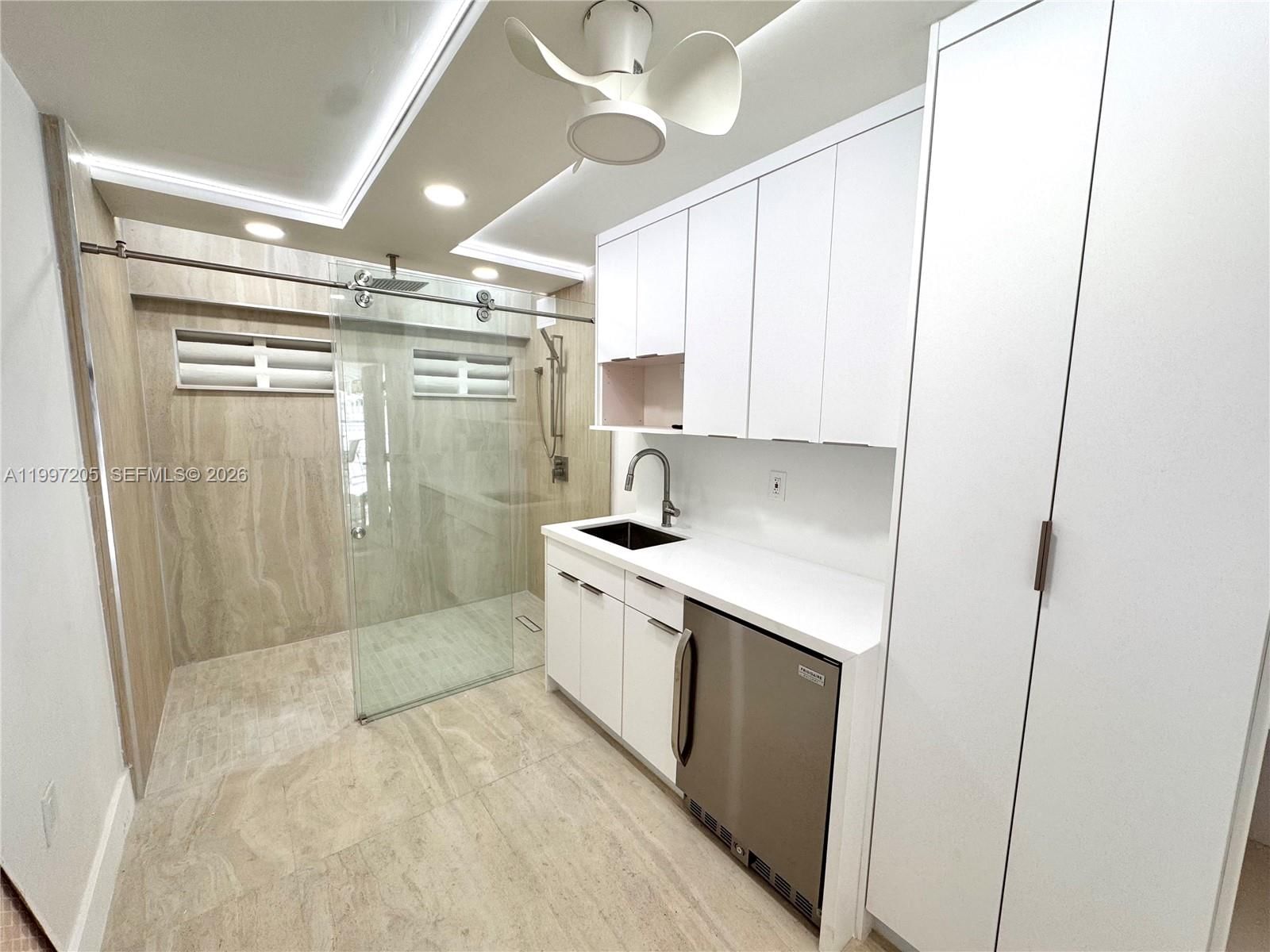 2899 COLLINS AVE, Unit 6 - 1