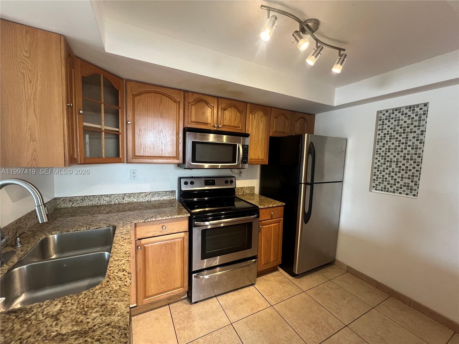 7125 BAY DR, Unit 301 - 1