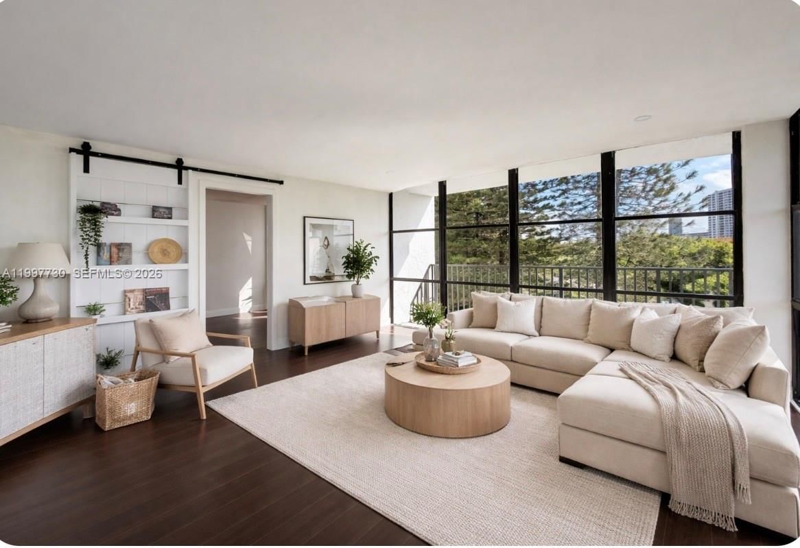 1000 PARKVIEW DR, Unit 531 - 1