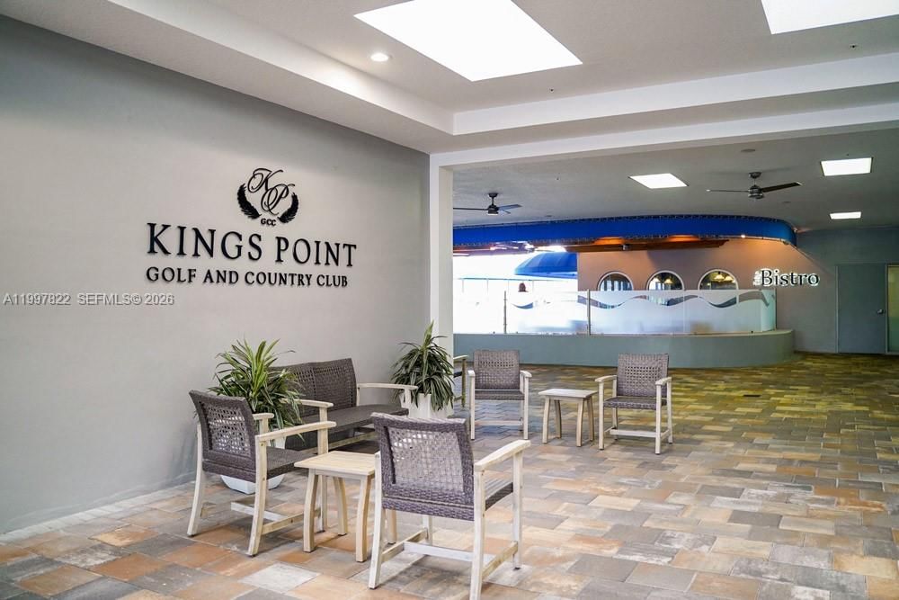 652 N Flanders  N, Unit 652 - 1