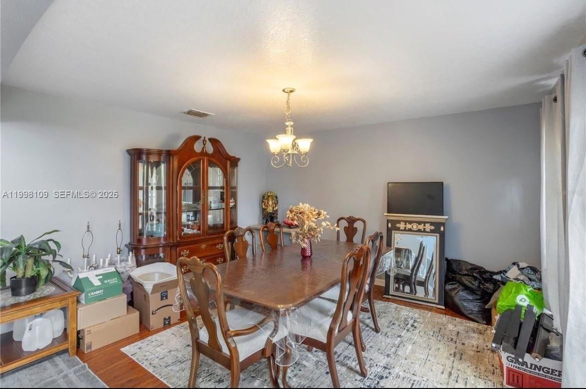 325 THOMASDALE AVE - 1