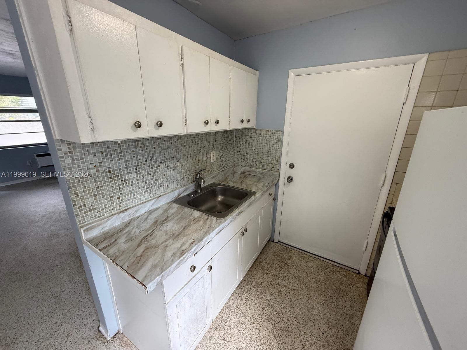 990 SW 4TH ST, Unit 4 - 1