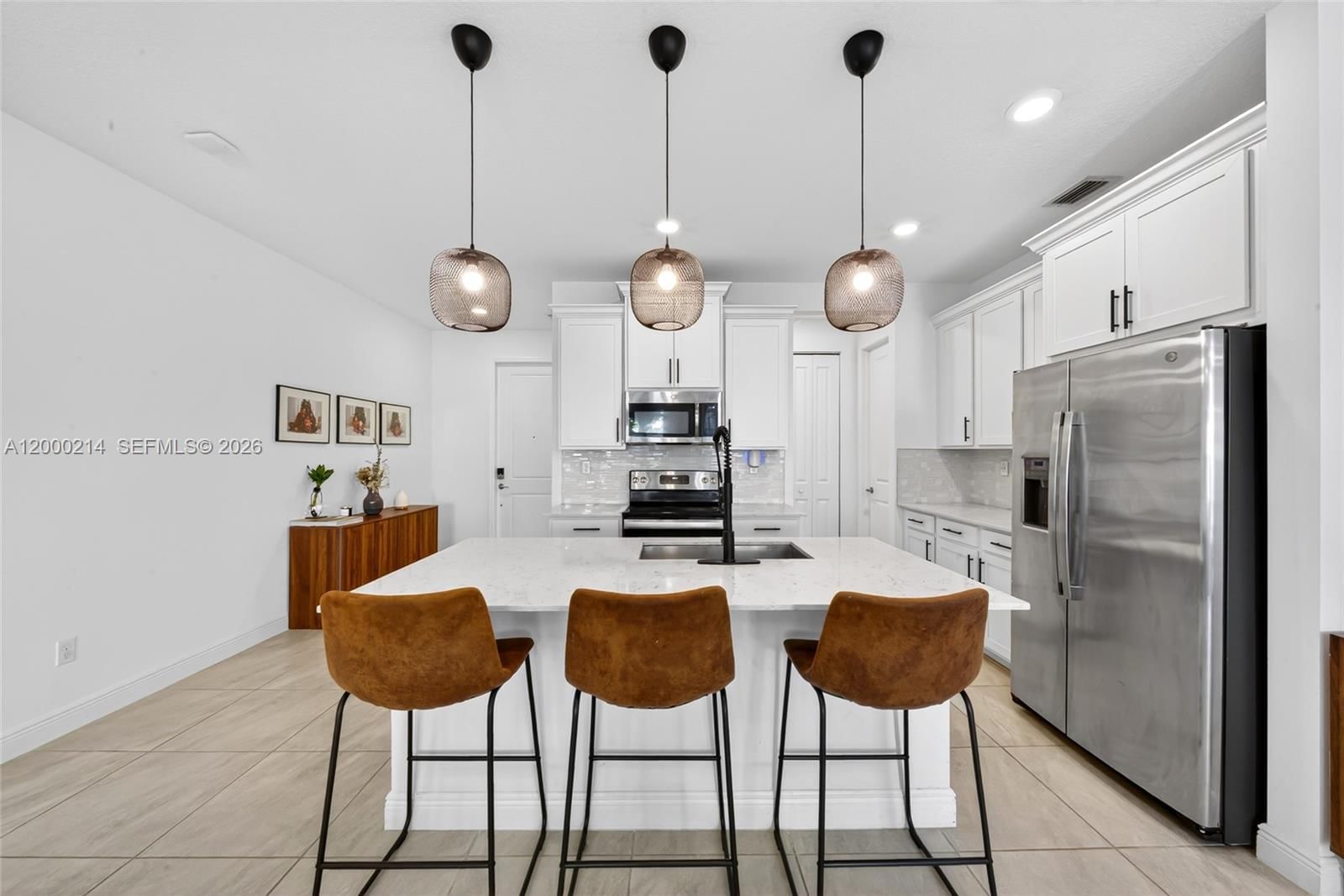 4349 VELEIROS AVE - 1