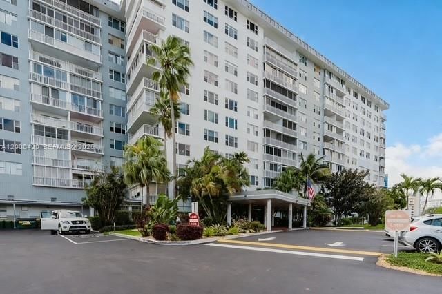 3800 HILLCREST DR, Unit 411 - 1