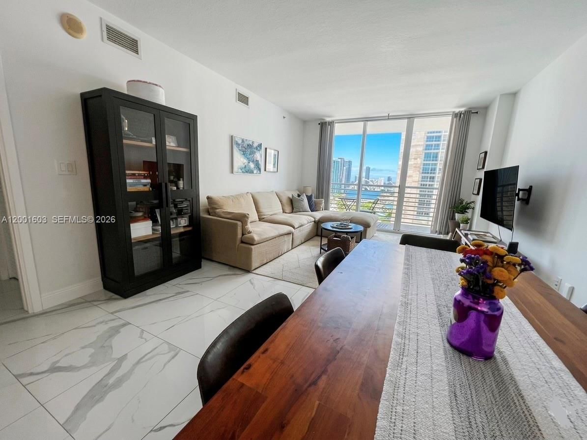 335 S BISCAYNE BLVD, Unit 3300 - 1
