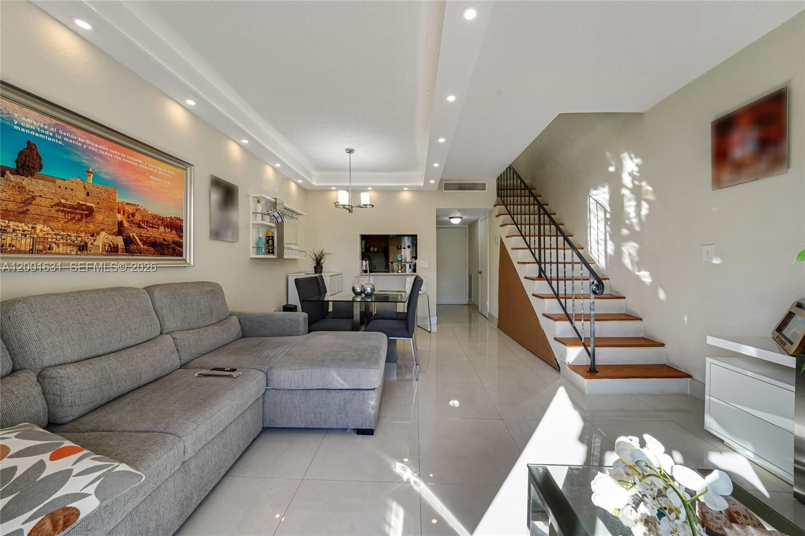 1305 W 53RD ST, Unit 429 - 1