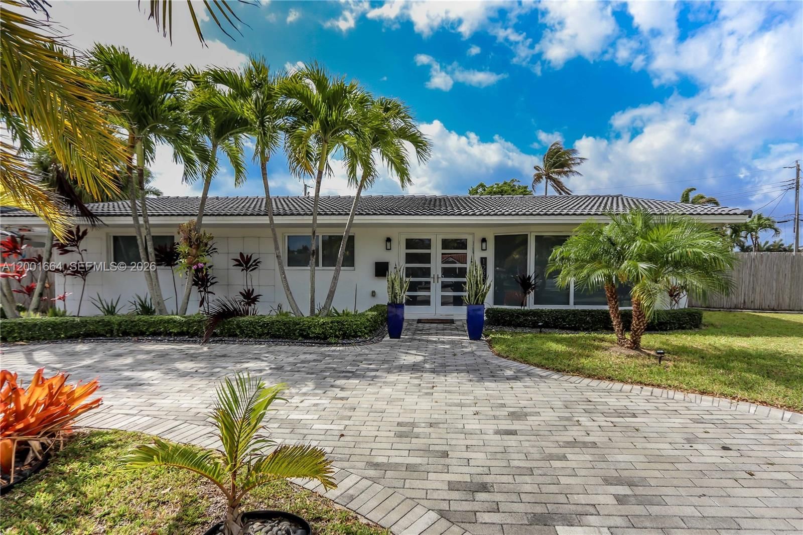 1220 AZALEA CRES - 1