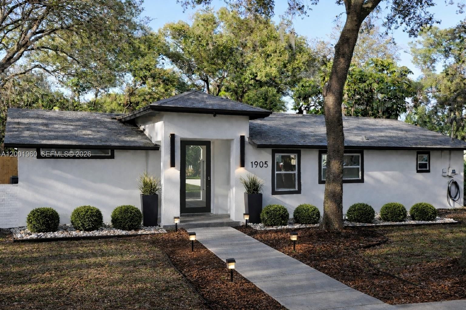 1905 N VILLAGE AVE - 1