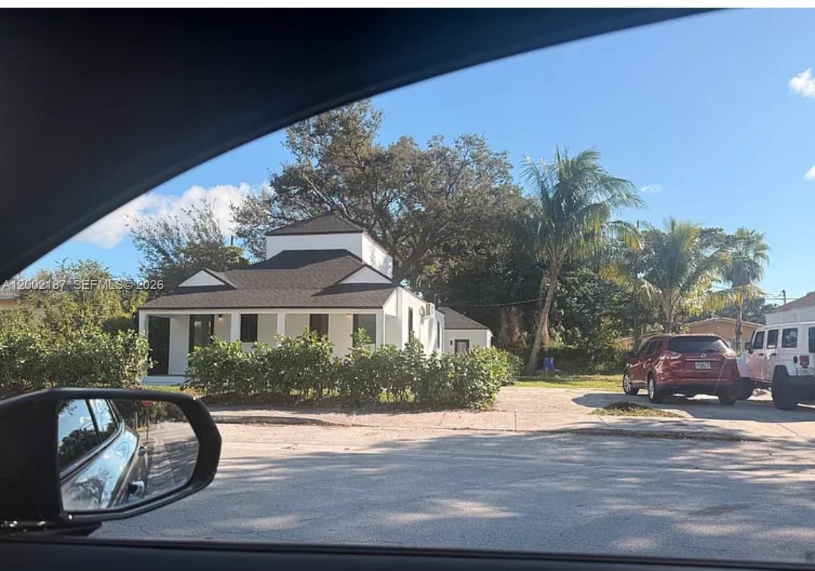 6915 NW 4TH CT, Unit A - 1