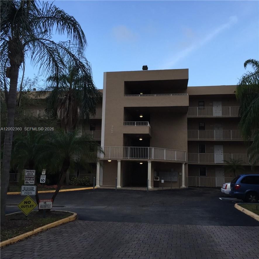 8500 NW 8th St, Unit 308 - 1