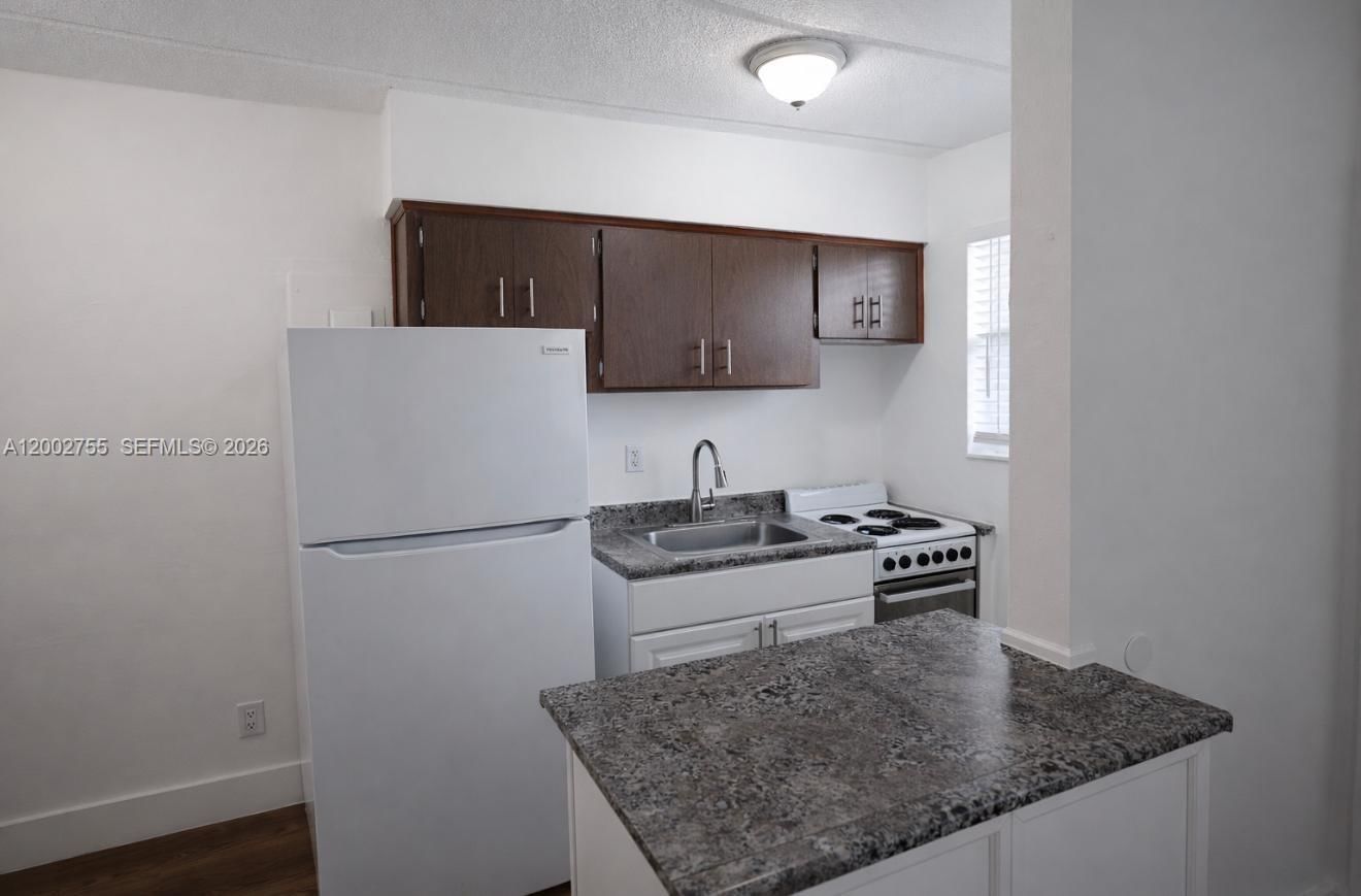 1235 W 66TH ST, Unit 5 - 1