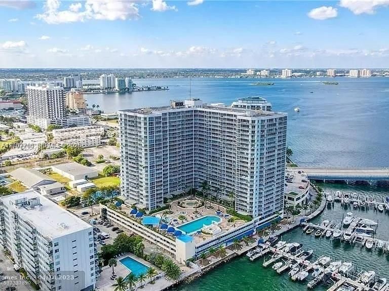 7601 E TREASURE DR, Unit 417 - 1