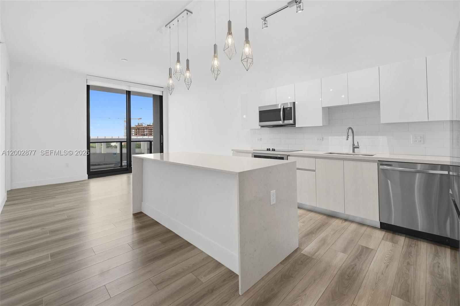 101 DIPLOMAT PKWY, Unit 805 - 1