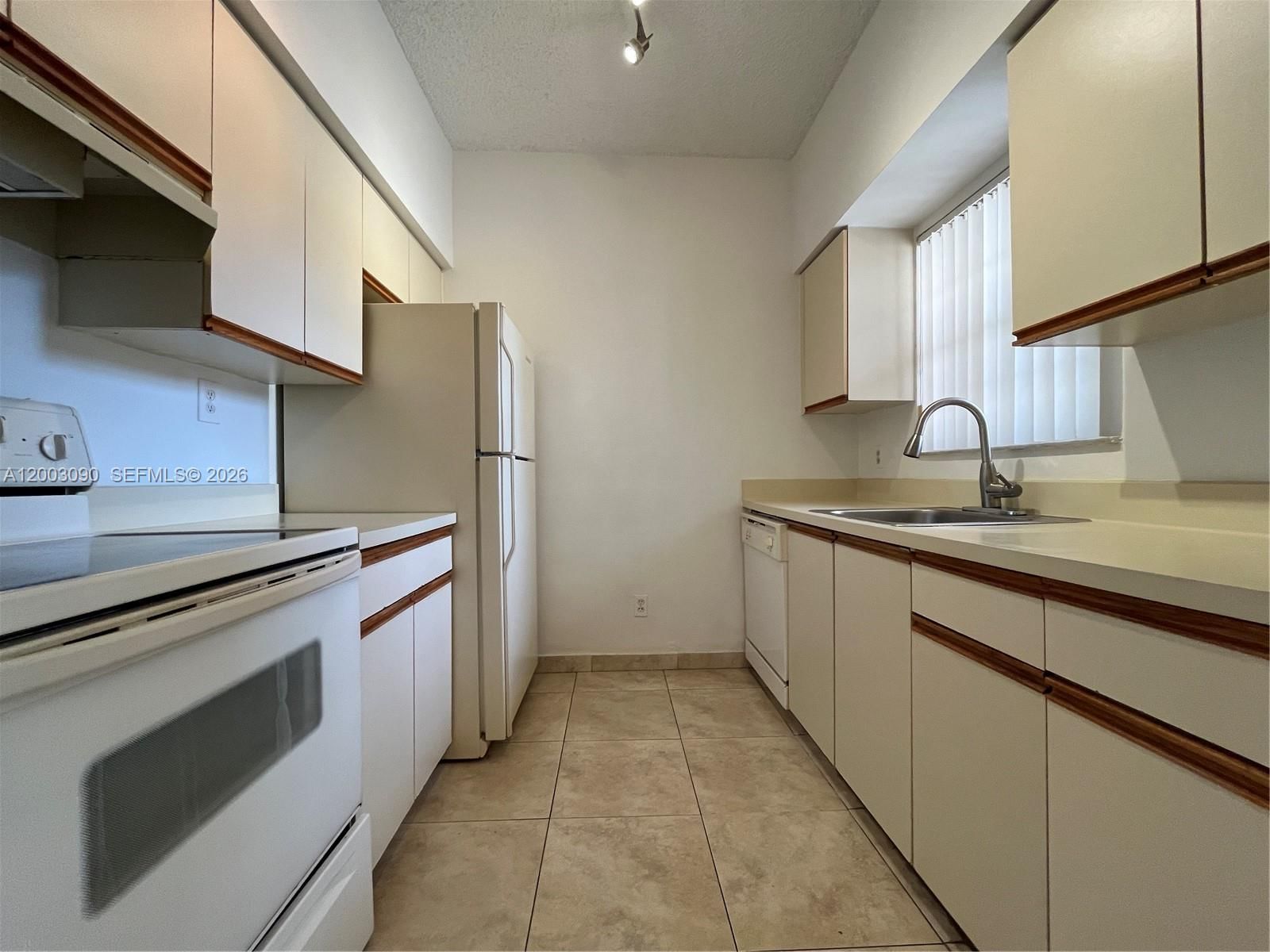 661 CYPRESS LAKE BLVD, Unit I20 - 1