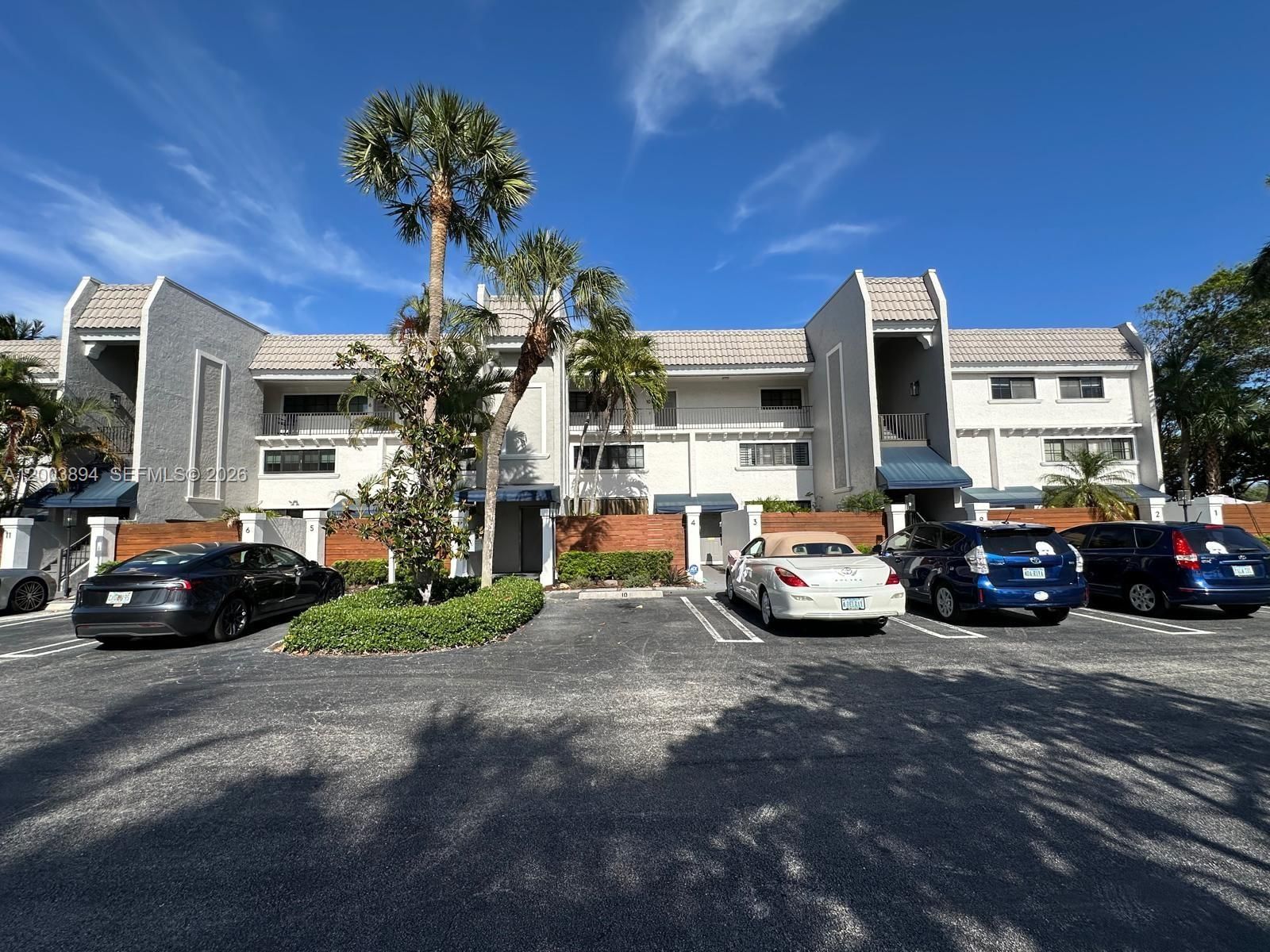 801 PALM TRL, Unit 10 - 1